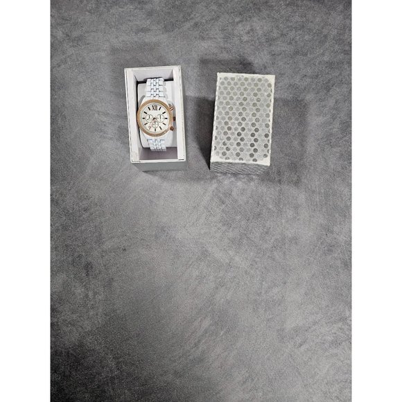 White And Gold Stainless Steel Case Back Women Watch  PC21J - Picture 5 of 5